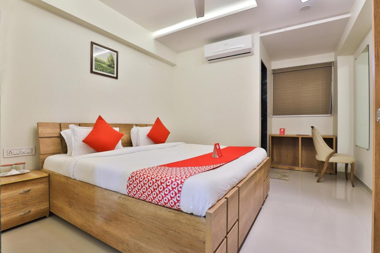 Collection O 12462 Hotel Shiv Inn Gandhinagar Eksteriør bilde