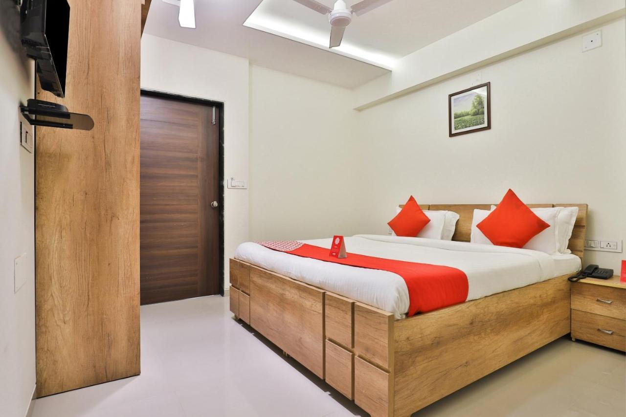 Collection O 12462 Hotel Shiv Inn Gandhinagar Eksteriør bilde