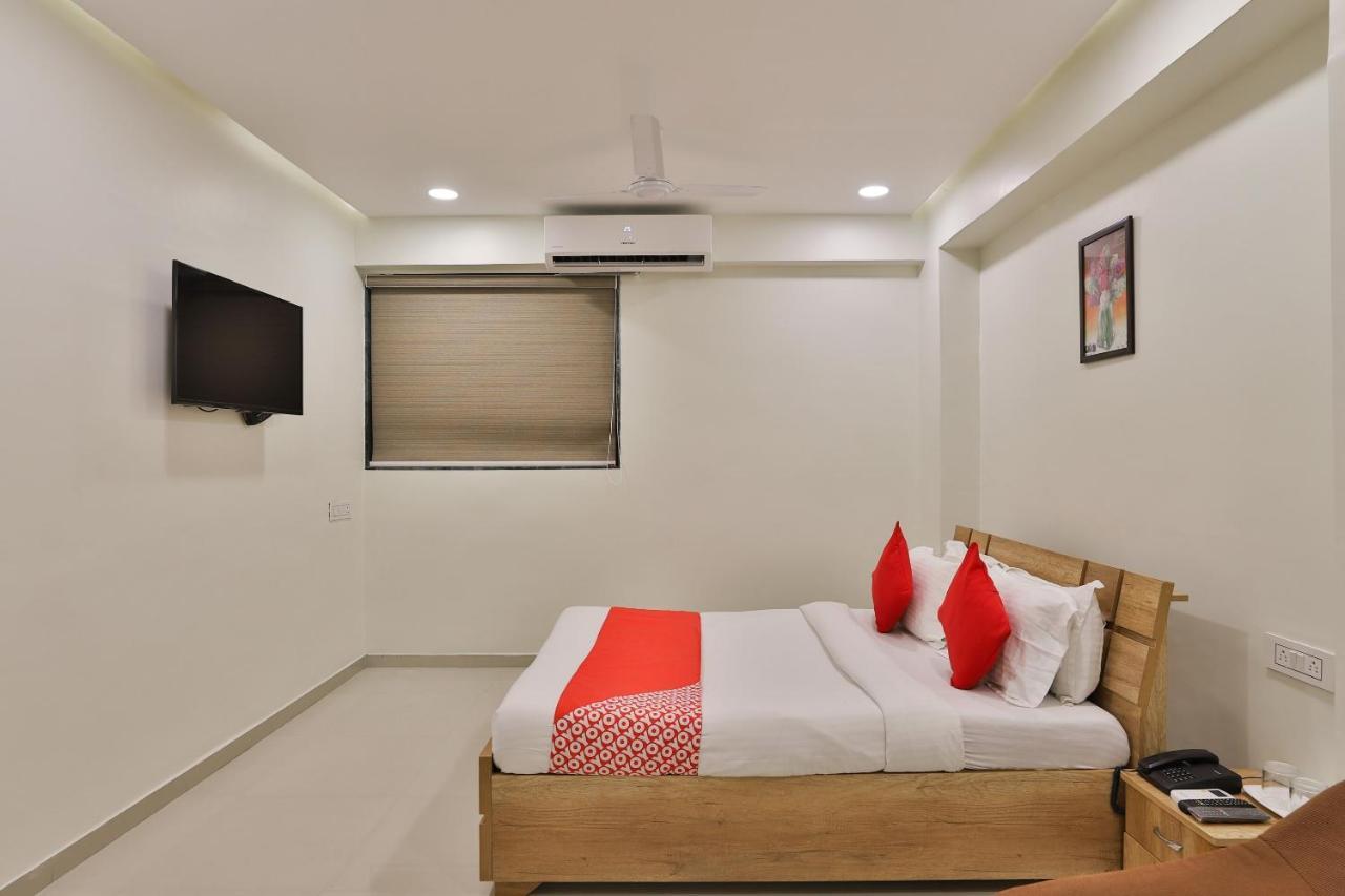 Collection O 12462 Hotel Shiv Inn Gandhinagar Eksteriør bilde