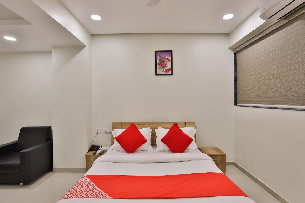 Collection O 12462 Hotel Shiv Inn Gandhinagar Eksteriør bilde
