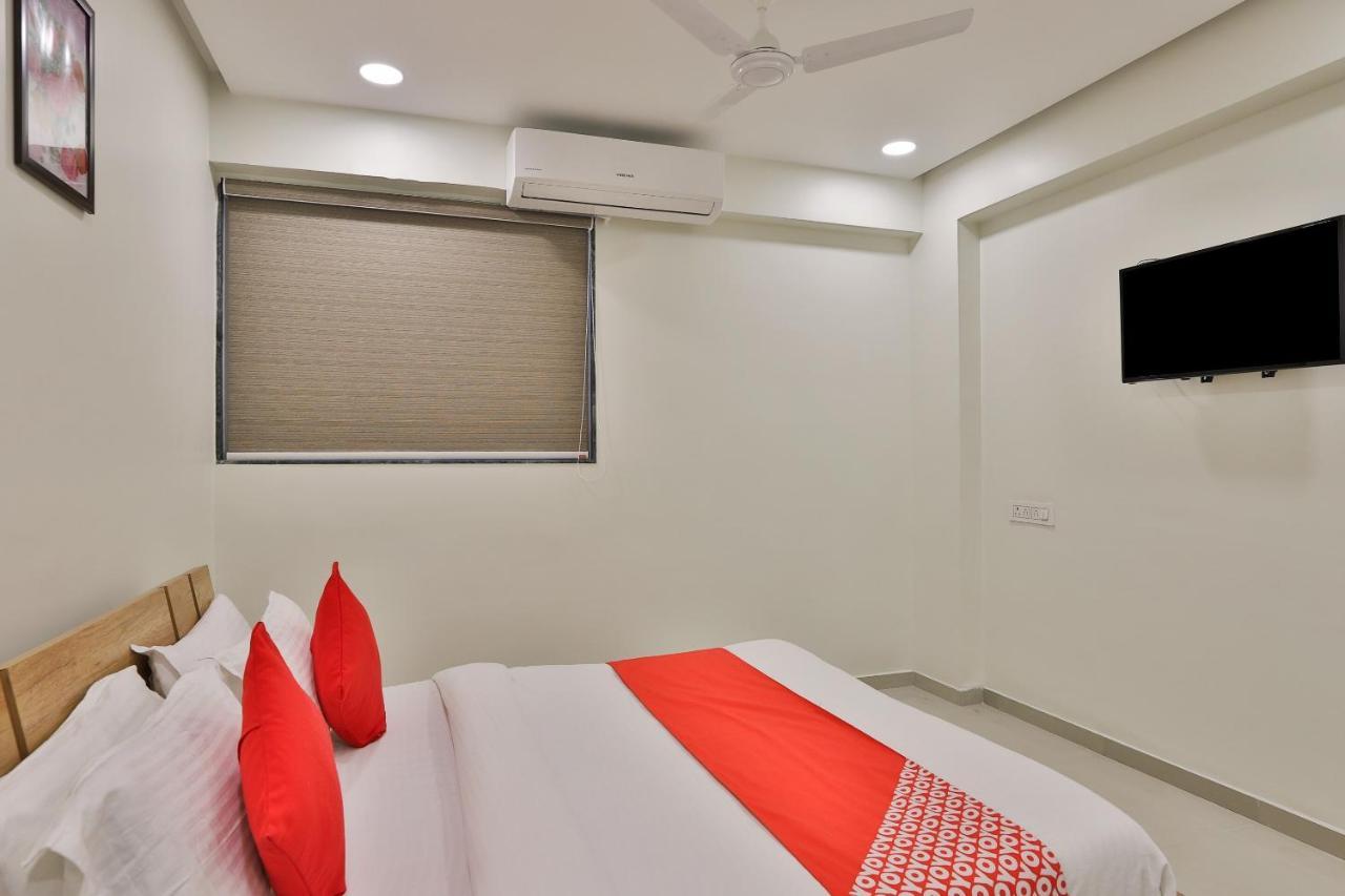 Collection O 12462 Hotel Shiv Inn Gandhinagar Eksteriør bilde