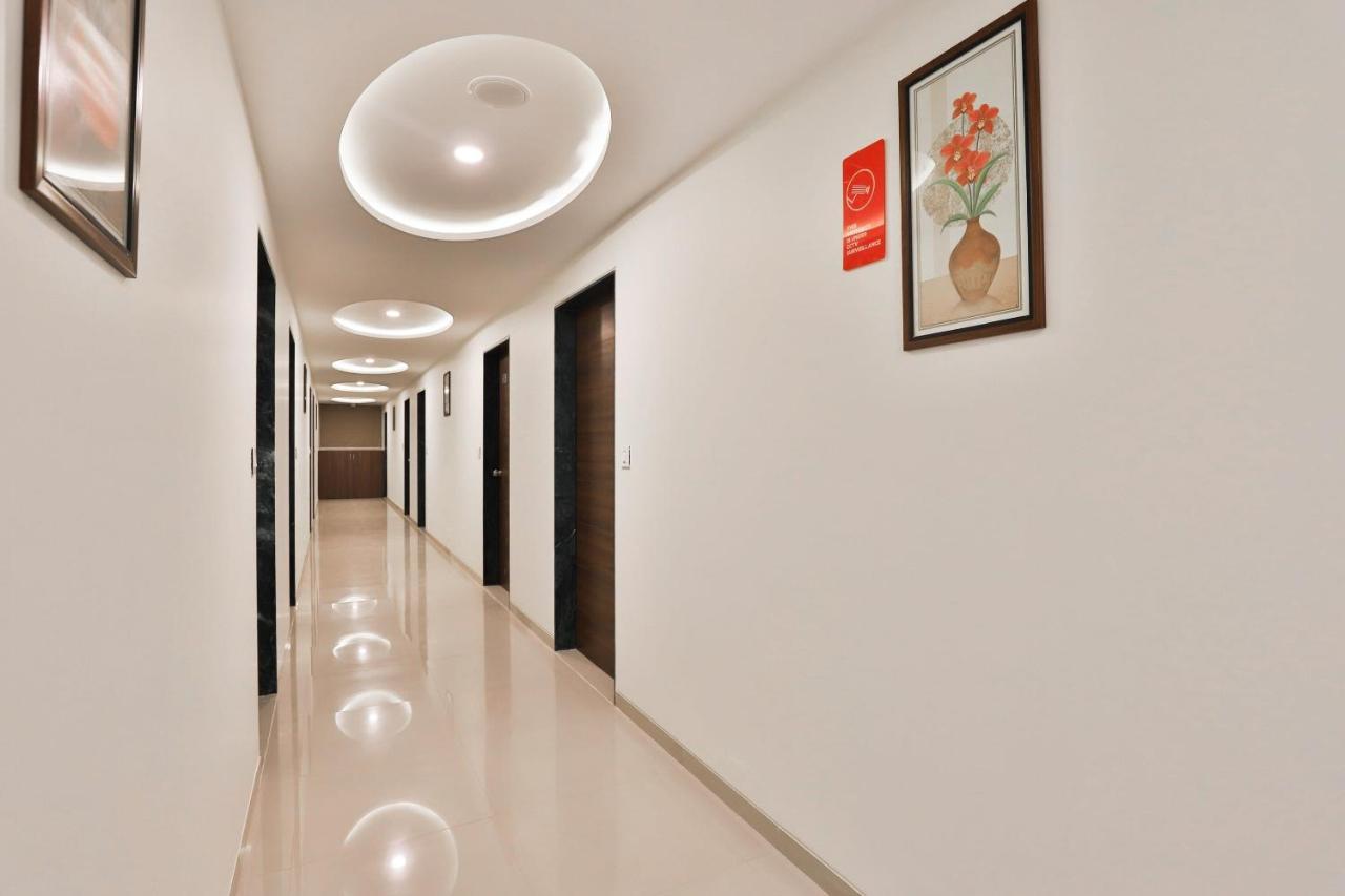 Collection O 12462 Hotel Shiv Inn Gandhinagar Eksteriør bilde