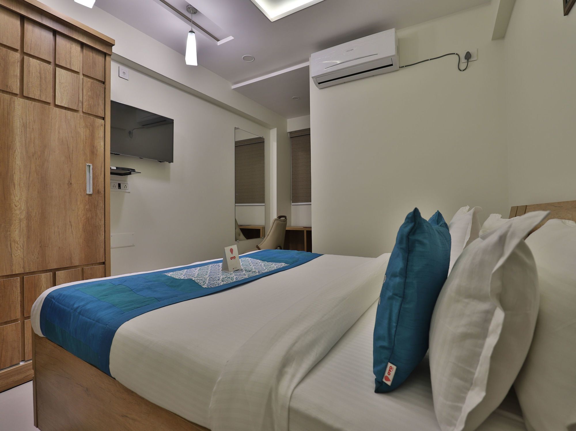 Collection O 12462 Hotel Shiv Inn Gandhinagar Eksteriør bilde