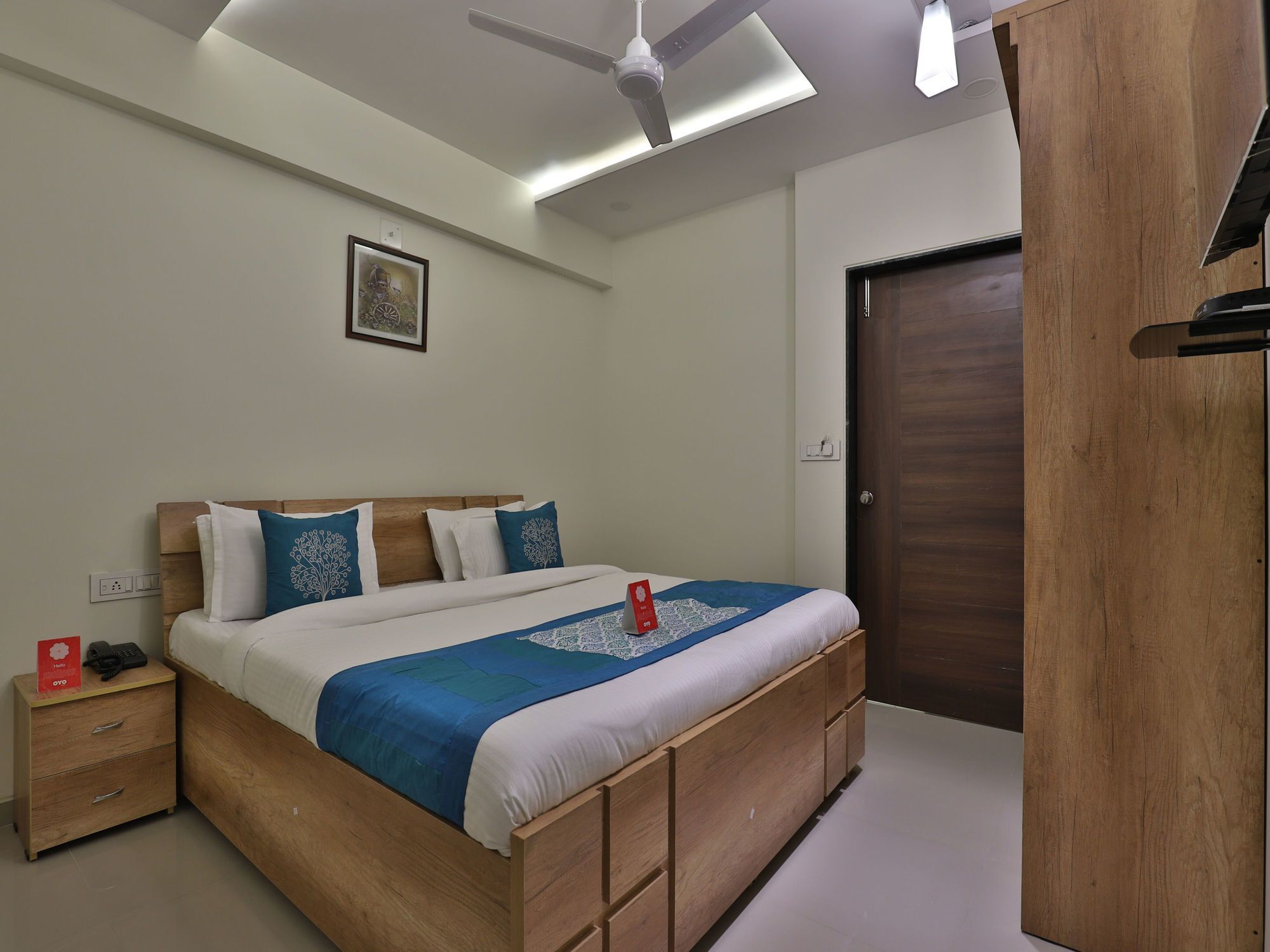 Collection O 12462 Hotel Shiv Inn Gandhinagar Eksteriør bilde